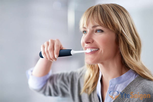 Bàn chải điện Philips Sonicare 4100 HX6811